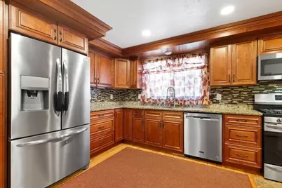 71 Dwinell Rd, Taunton, MA 02780 - Photo 2