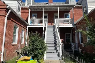 11 Center St, Holyoke, MA 01040 - Photo 8