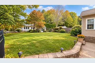 142 Springfield St, Springfield, MA 01107 - Photo 6