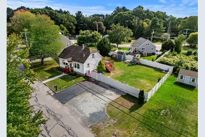 24 Lakeview Ave, Taunton, MA 02780 - Photo 6