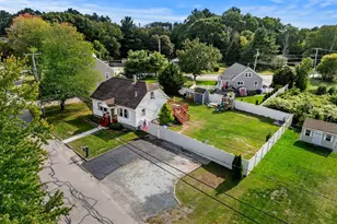 24 Lakeview Ave, Taunton, MA 02780 - Photo 6