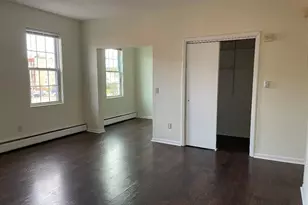 13 Center St, Holyoke, MA 01040 - Photo 18