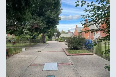 13 Center Street, Holyoke, MA 01040 - Photo 4