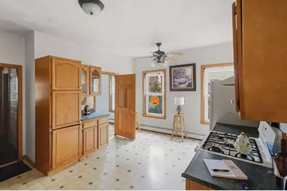 7 Preston St, Worcester, MA 01610 - Photo 4