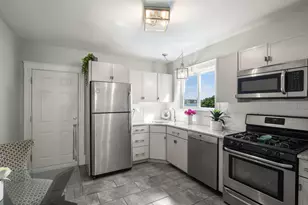 23 Green St, Salem, MA 01970 - Photo 6