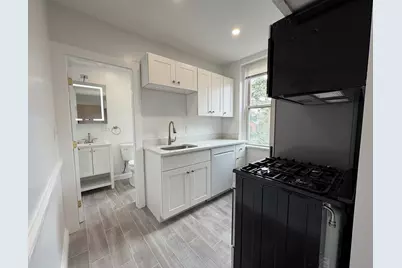7 Grove St. #9, Boston, MA 02114 - Photo 6