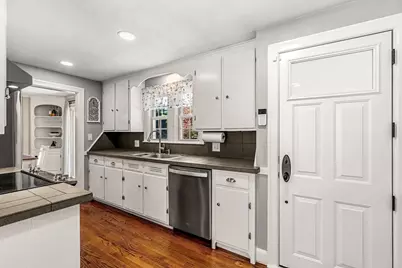 189 Prospect St, Wakefield, MA 01880 - Photo 18