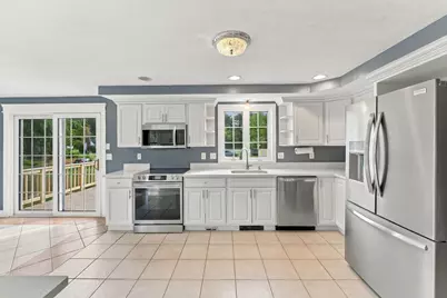 27 Charles Ave, Uxbridge, MA 01569 - Photo 8