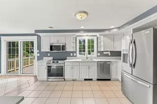 27 Charles Ave, Uxbridge, MA 01569 - Photo 8