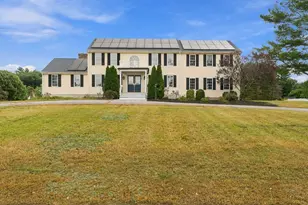 27 Charles Ave, Uxbridge, MA 01569 - Photo 4