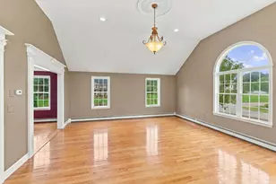 27 Charles Ave, Uxbridge, MA 01569 - Photo 12