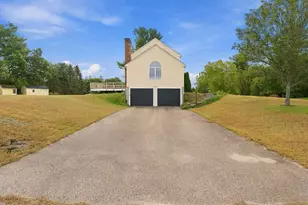 27 Charles Ave, Uxbridge, MA 01569 - Photo 2