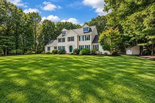 4 Dorset Dr, Walpole, MA 02032 - Photo 2