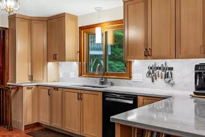 331 Mountain St, Sharon, MA 02067 - Photo 10