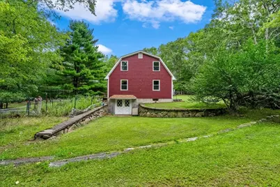 331 Mountain St, Sharon, MA 02067 - Photo 4