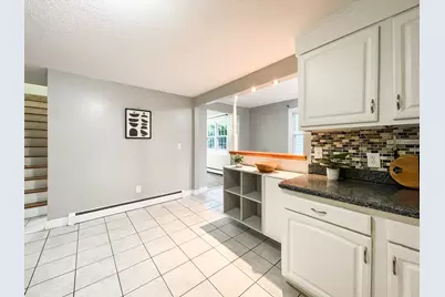 28 Wells Ave, Chicopee, MA 01020 - Photo 4
