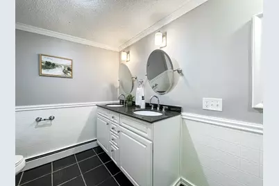 28 Wells Ave, Chicopee, MA 01020 - Photo 8