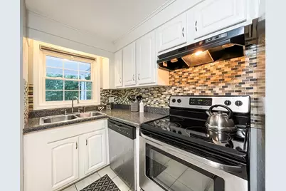 28 Wells Ave, Chicopee, MA 01020 - Photo 6