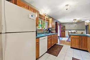 7 Thompson St, Palmer, MA 01069 - Photo 18