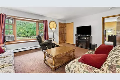 7 Thompson Street, Palmer, MA 01069 - Photo 8