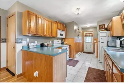7 Thompson Street, Palmer, MA 01069 - Photo 16