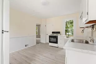 286 Albion St, Wakefield, MA 01880 - Photo 12