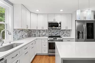 1 Nottingham Dr, Raynham, MA 02767 - Photo 10