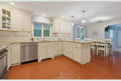 45 Surrey Dr, Mansfield, MA 02048 - Photo 6