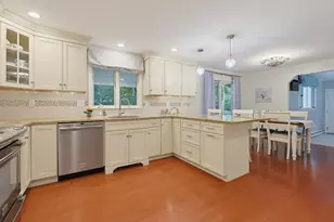 45 Surrey Dr, Mansfield, MA 02048 - Photo 6