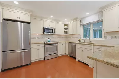 45 Surrey Dr, Mansfield, MA 02048 - Photo 8