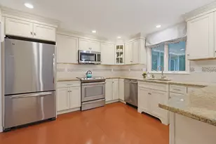 45 Surrey Dr, Mansfield, MA 02048 - Photo 8