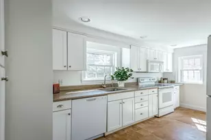 7 Pilgrim Rd, Reading, MA 01867 - Photo 8