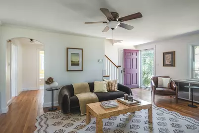 7 Pilgrim Rd, Reading, MA 01867 - Photo 2