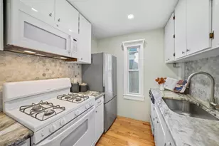 26 Spring Garden St, Boston, MA 02125 - Photo 16