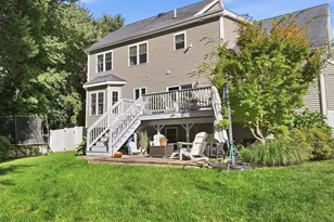 19 Brookmeadow Ln, Grafton, MA 01560 - Photo 2