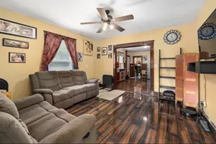 628 Cumberland Hill Rd, Woonsocket, RI 02895 - Photo 18