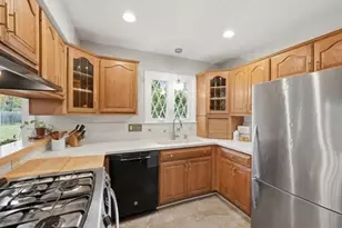 158 Rocky Hill Rd, Hadley, MA 01035 - Photo 12