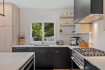 32 Coolidge Ave, Peabody, MA 01960 - Photo 12
