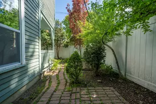 12 Crown St, Worcester, MA 01609 - Photo 40