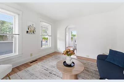 73 Jasper St, Springfield, MA 01109 - Photo 4