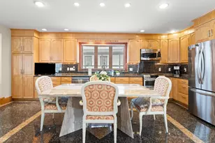 21 Buxton St, Peabody, MA 01960 - Photo 10