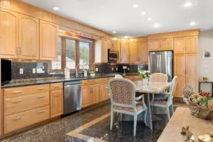 21 Buxton St, Peabody, MA 01960 - Photo 8