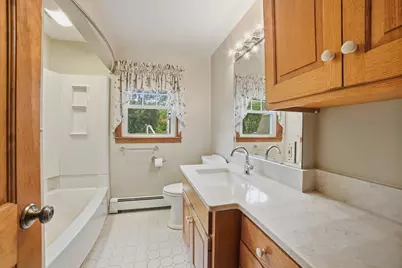 81 Rochdale St, Auburn, MA 01501 - Photo 16