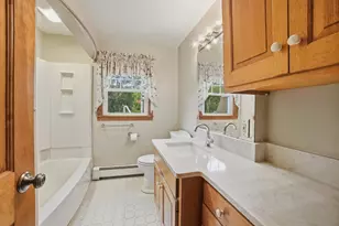 81 Rochdale St, Auburn, MA 01501 - Photo 16