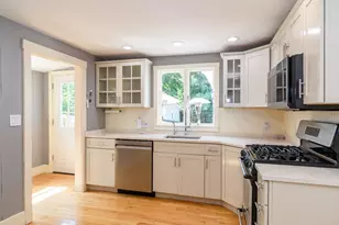 29 Cottage St, Wellesley, MA 02482 - Photo 10