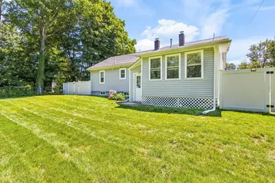 728 Pleasant St, Attleboro, MA 02703 - Photo 34