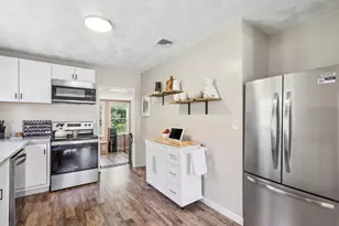 728 Pleasant St, Attleboro, MA 02703 - Photo 16