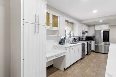 27 Lyman Rd, Framingham, MA 01701 - Photo 10