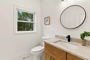 38 Elmwood St, Salisbury, MA 01952 - Photo 10