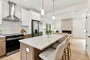 38 Elmwood St, Salisbury, MA 01952 - Photo 4